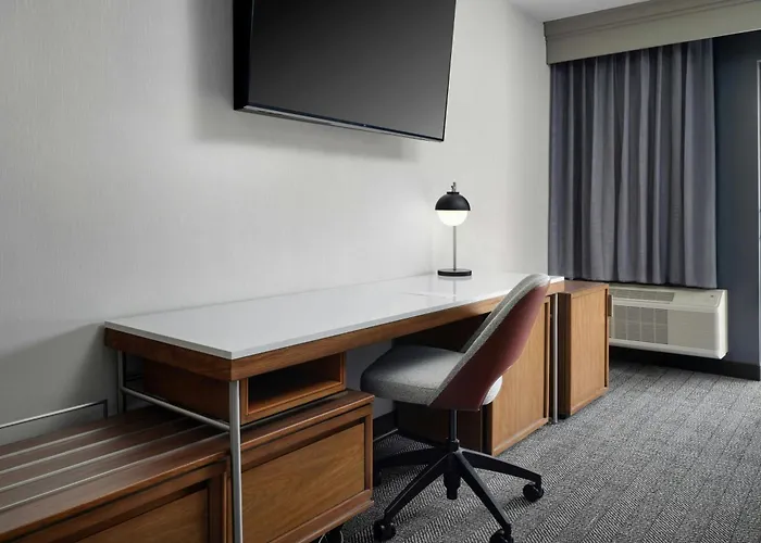 Courtyard By Marriott Stockton