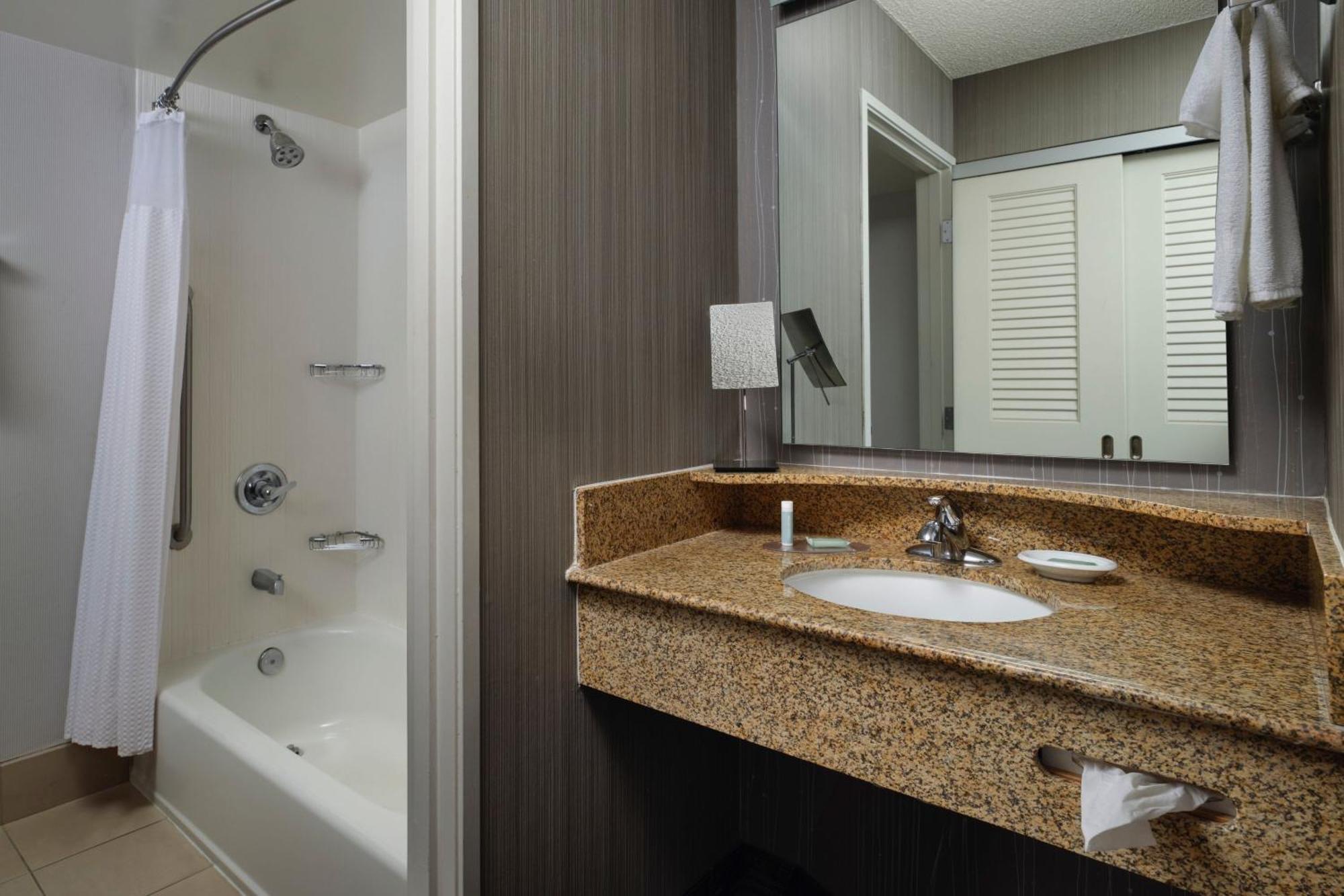 Courtyard By Marriott Hotel 3*