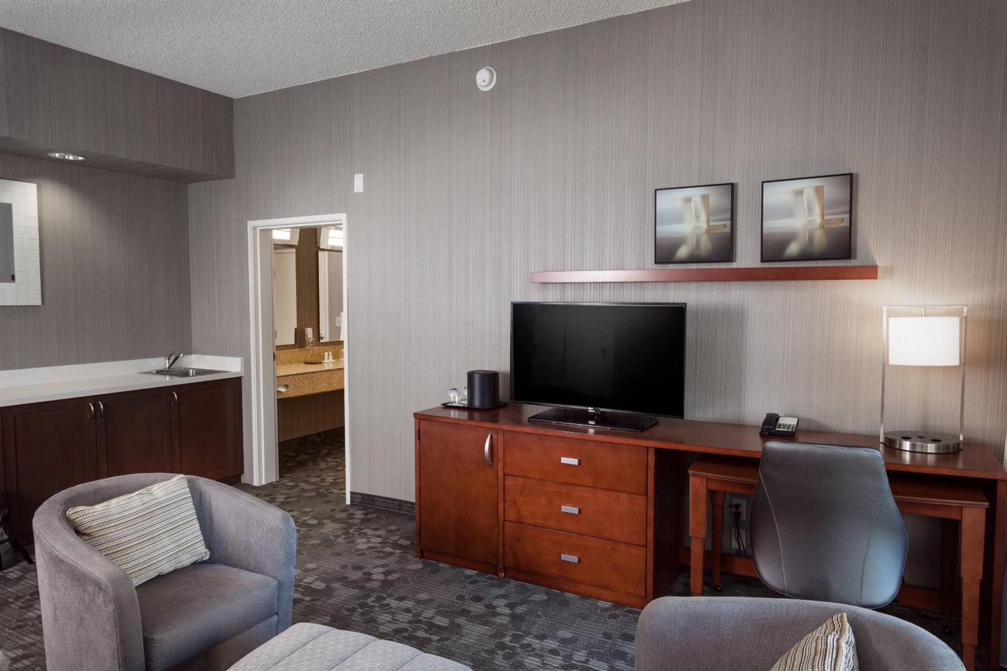 Courtyard By Marriott