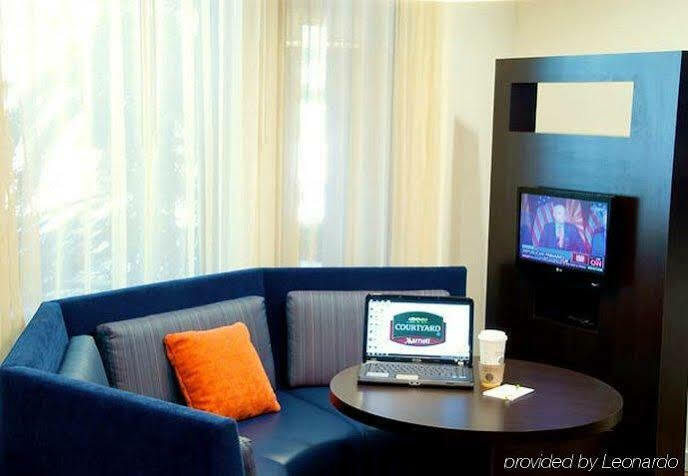 Courtyard By Marriott