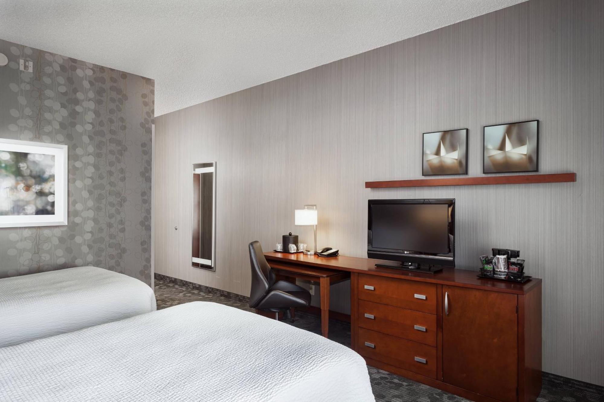 Courtyard By Marriott Hotel 3*