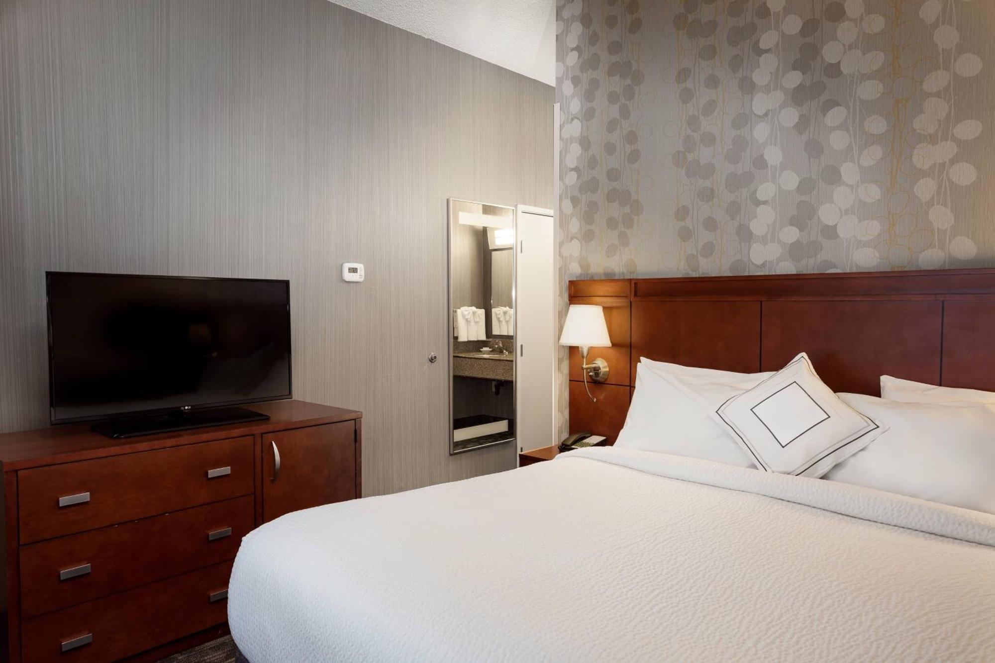 Courtyard By Marriott 3*