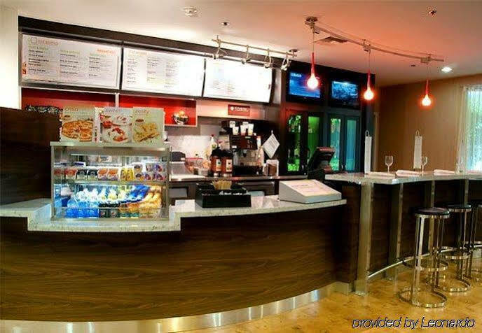 Courtyard By Marriott Hotel